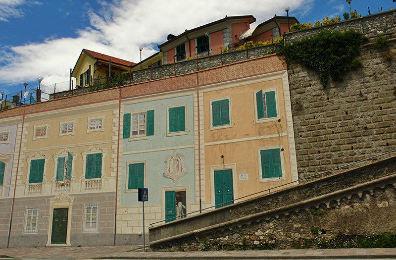 Een prachtig uitzicht over de huizen in Casarza Ligure